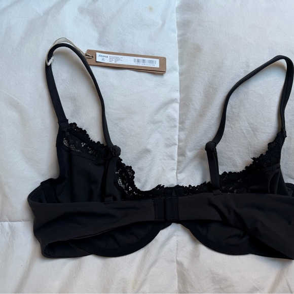 SKIMS Lace Trim Unlined Scoop Bra - Black 36C. (New with Tags) - Picture 2 of 5